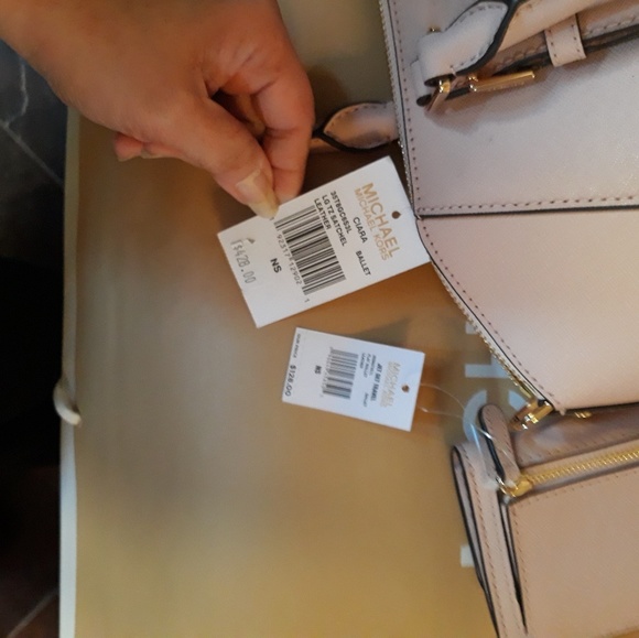 SALE 💰MK Large CIARA purse w/ wallet - Picture 7 of 7